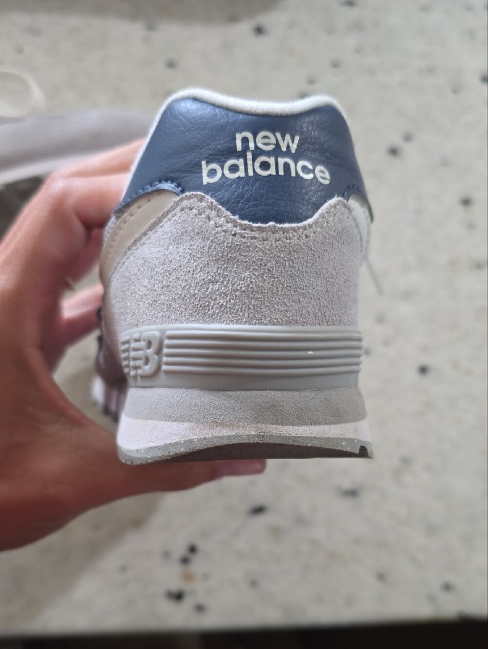 New Balance Kids Sneakers in Light Gray and White with Navy Accents - Picture 4 of 6